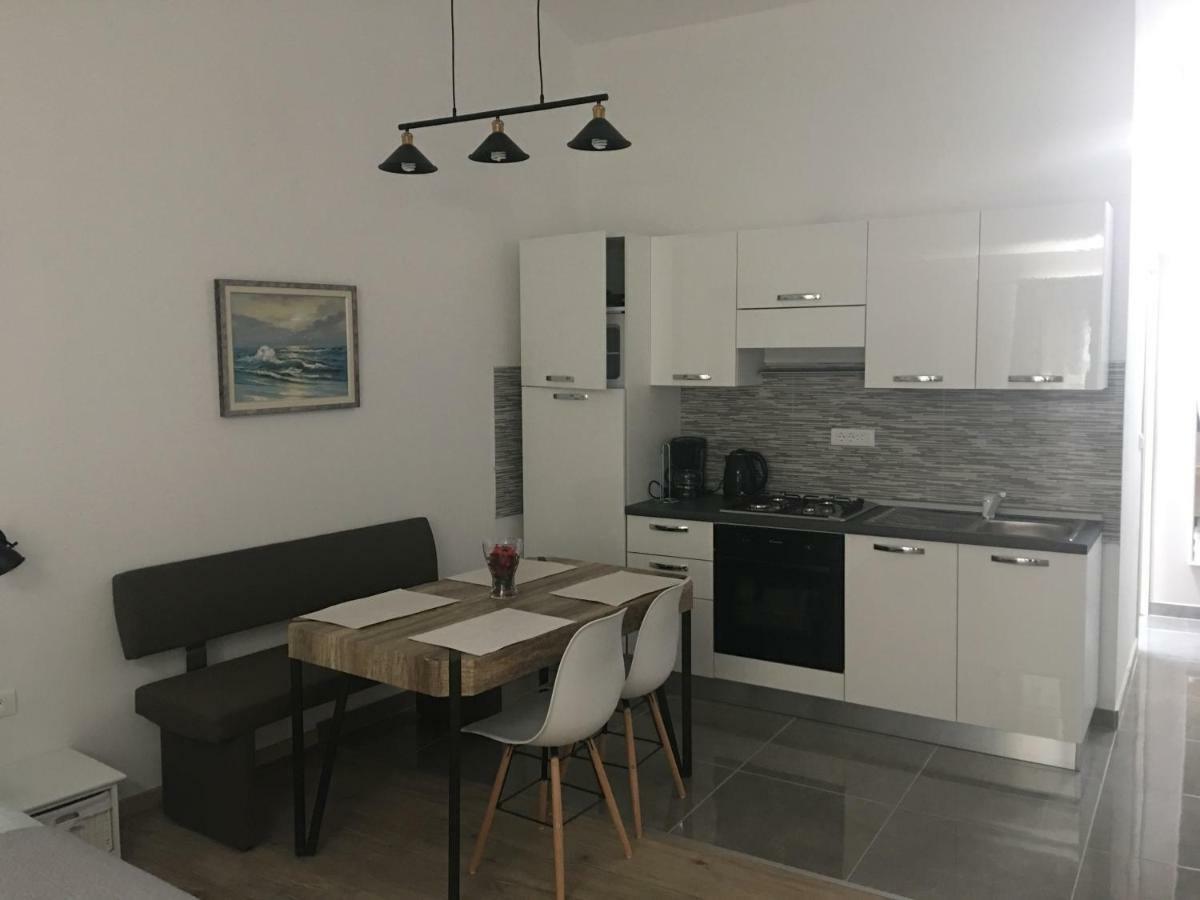 Studio Apartman Dado Apartment บาเล ภายนอก รูปภาพ