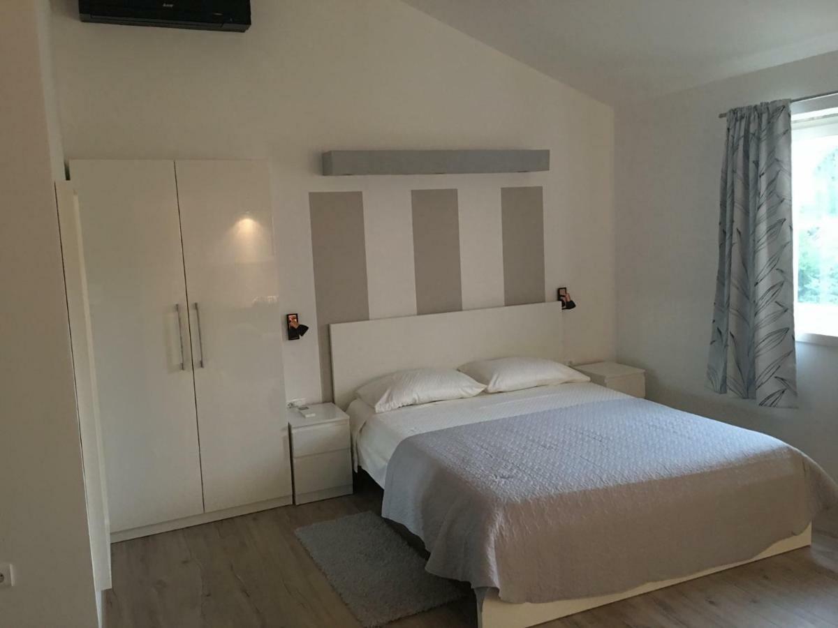 Studio Apartman Dado Apartment บาเล ภายนอก รูปภาพ